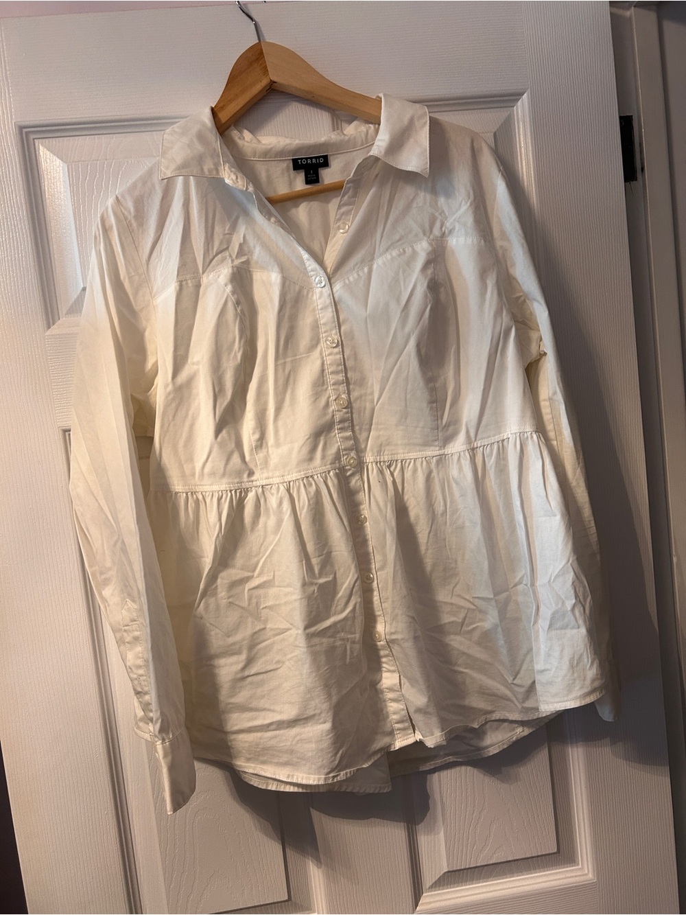 torrid White peplum Button-Front Peplum Blouse